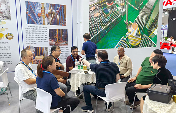 2025中國國際造紙科技展覽會圓滿結(jié)束！深藍(lán)機(jī)器引領(lǐng)造紙包裝物流數(shù)智化升級
